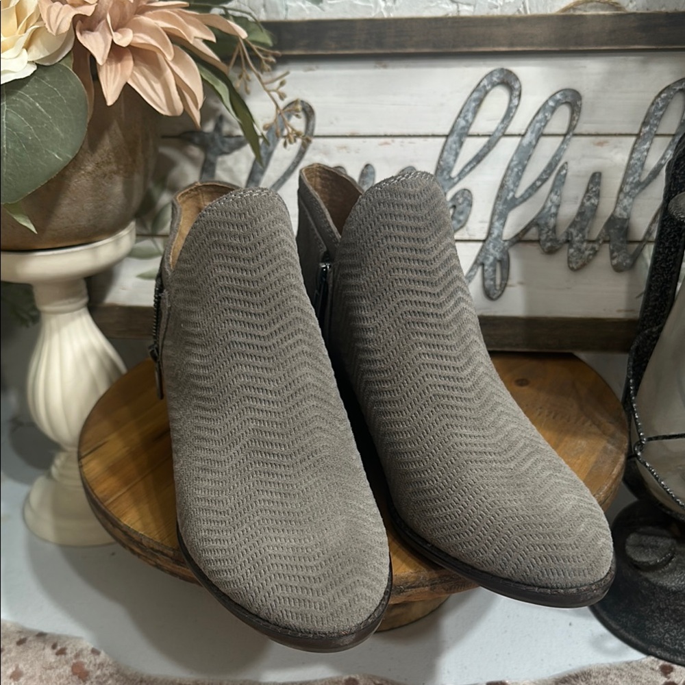NWOT Lucky Brand Gray Ankle Booties
